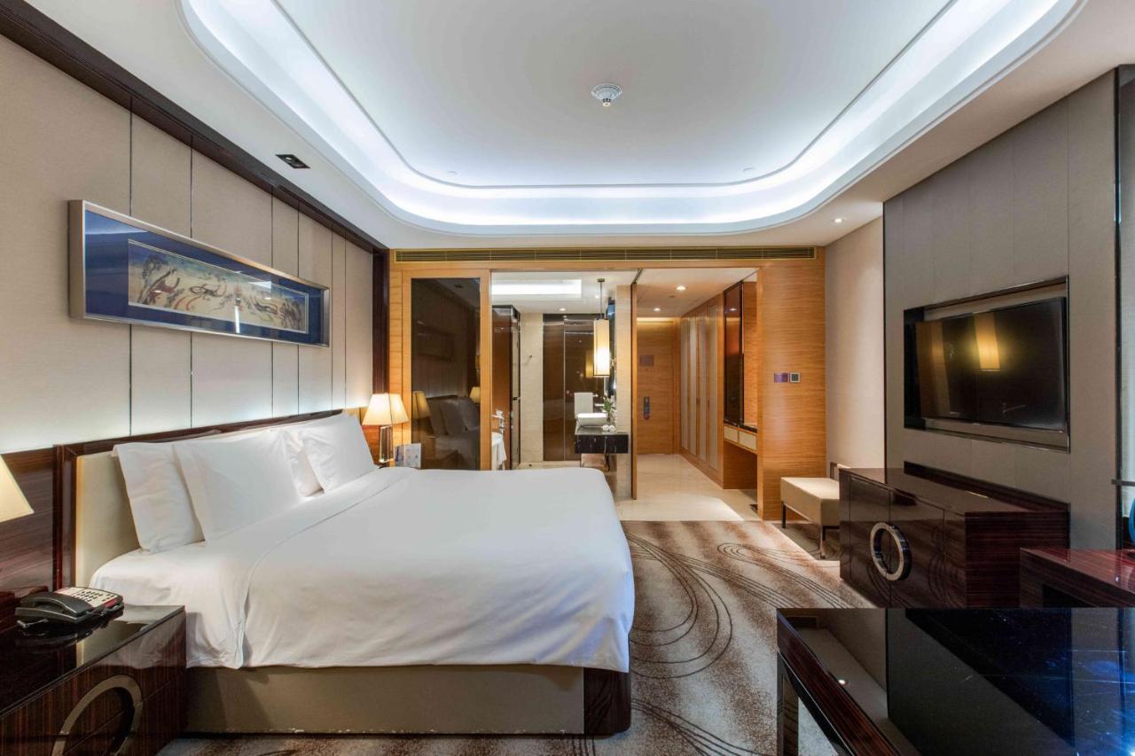 Crowne Plaza Hotel Lanzhou By Ihg Exterior photo