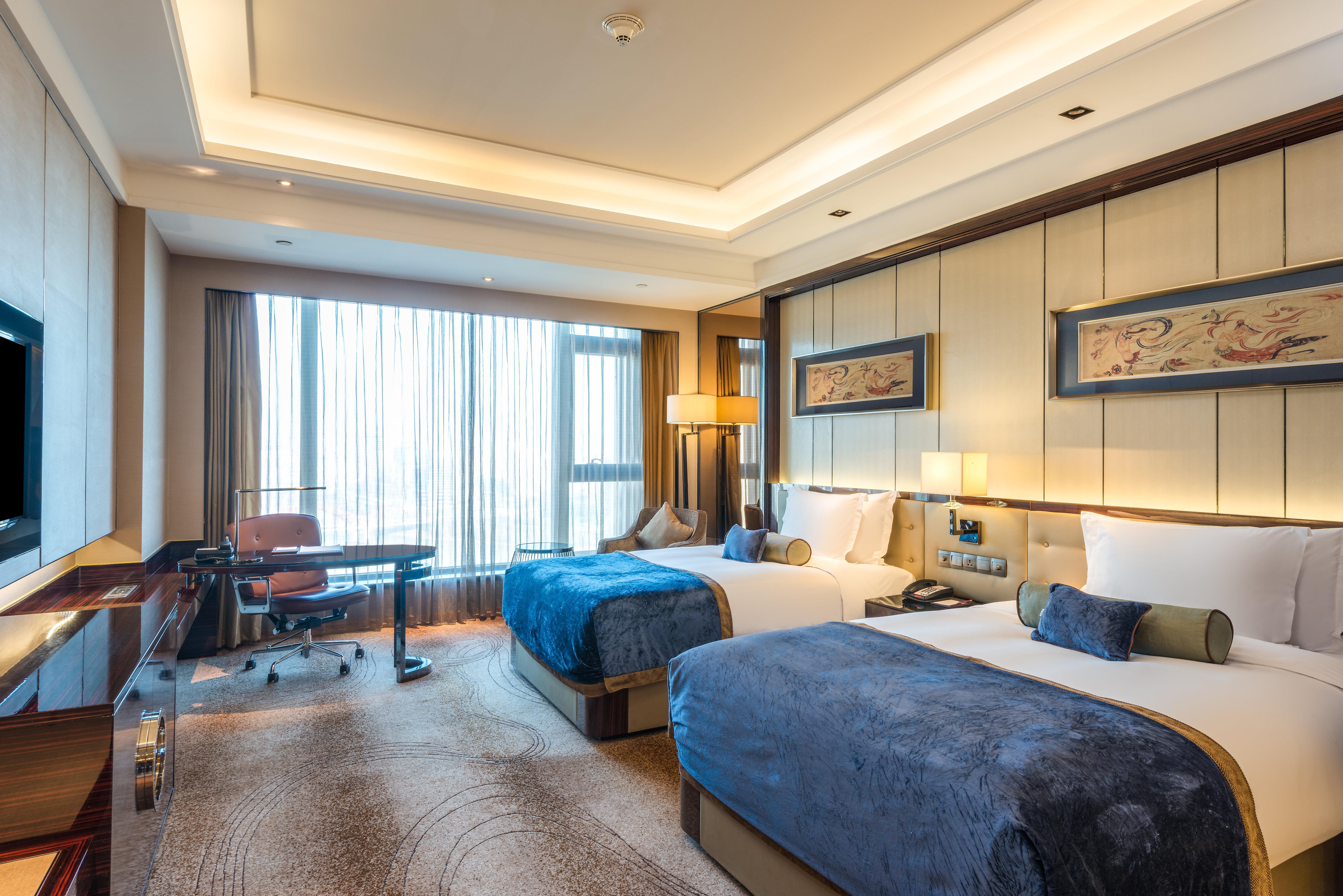 Crowne Plaza Hotel Lanzhou By Ihg Exterior photo