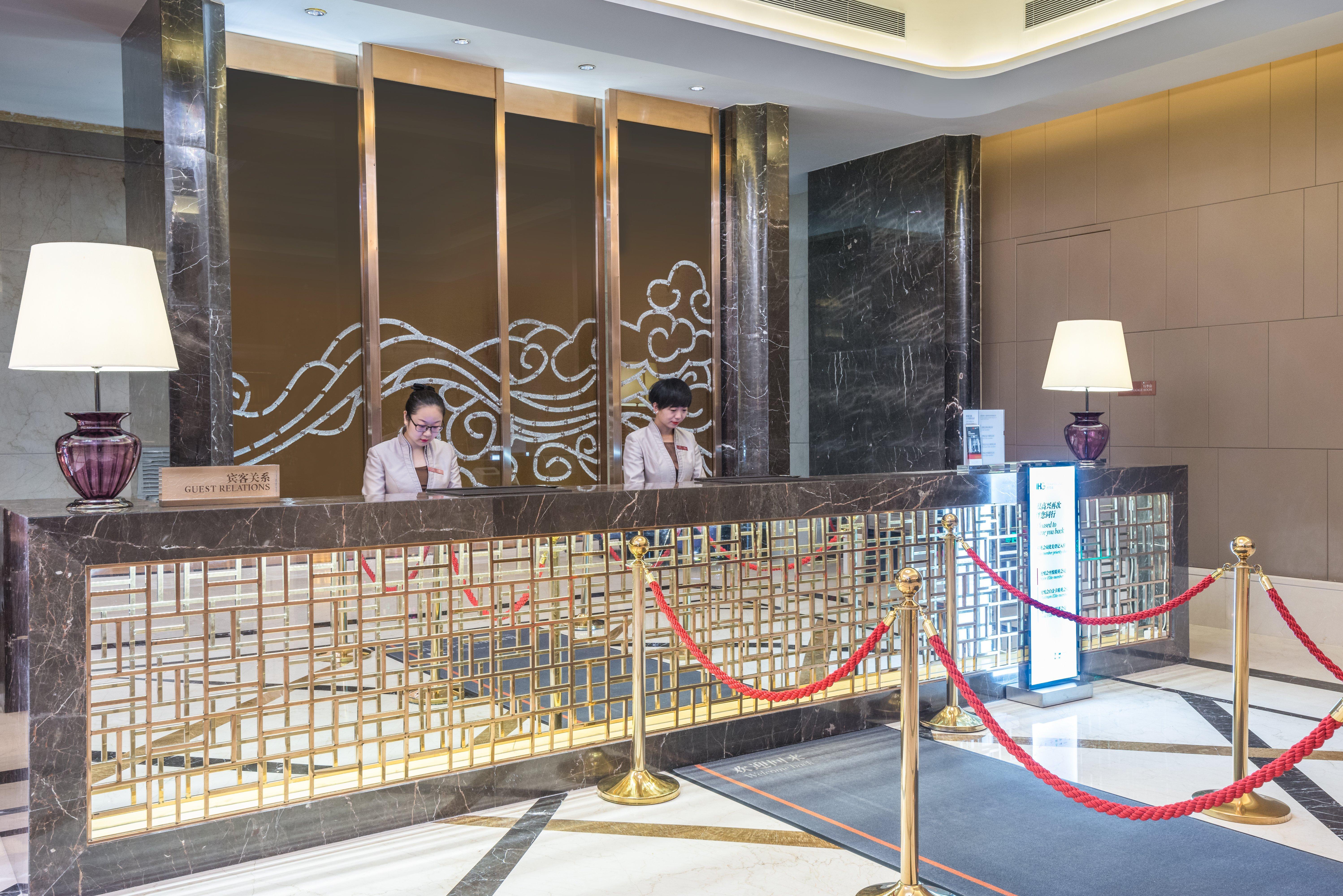 Crowne Plaza Hotel Lanzhou By Ihg Exterior photo